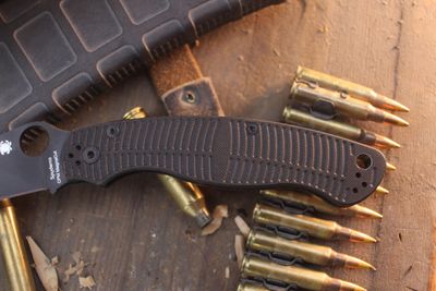Spyderco Military 2 4" Compression Lock Folder / Black G-10 / Black DLC MagnaCut ( Pre Owned )
