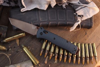 Benchmade Seasonal Release Bailout 3.38" Axis Lock Folder / Taiga Green Aluminum / FDE S90V