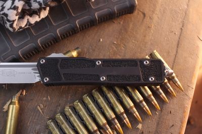 Microtech Scarab II S/E 4" OTF Auto / Black Aluminum &amp; Traction Inlays / Stonewashed M390 ( Pre Owned )
