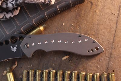 Benchmade Skirmish 4.3" Frame Lock Folder / Stonewashed Titanium / Black PVD S30V ( Pre Owned )