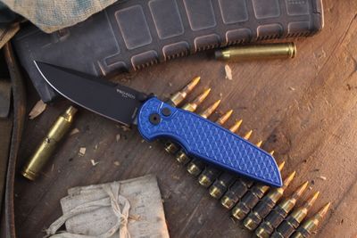 Pro-Tech TR-3 Integrity 3.5" Button Lock Folder / Relic Textured Blue Aluminum / Black DLC MagnaCut