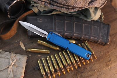 Microtech Ultratech Gen IV D/E 3.55" OTF Auto / Blue Aluminum / Stonewashed Serrated M390MK