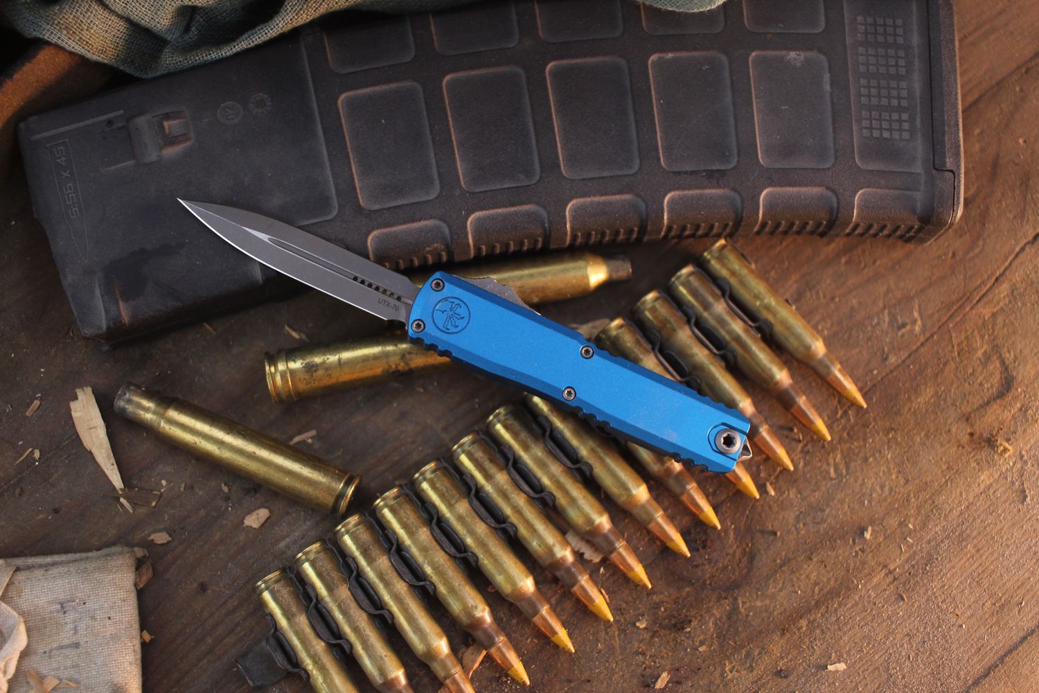 Microtech UTX-70 Gen IV D/E 2.5" OTF AUTO / Blue Aluminum / Apocalyptic M390MK