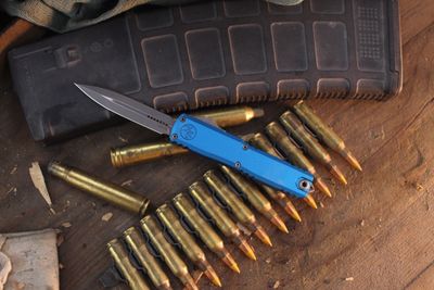 Microtech UTX-70 Gen IV D/E 2.5" OTF AUTO / Blue Aluminum / Apocalyptic M390MK