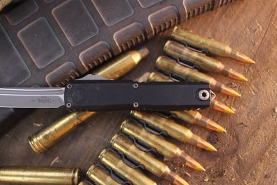 Microtech UTX-70 Gen IV T/E 2.5" OTF Auto / Black Aluminum / Apocalyptic M390MK
