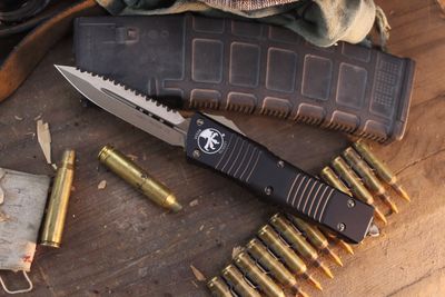 Microtech Combat Troodon D/E 3.8" OTF Auto / Black Aluminum / Bronze Serrated ( Pre Owned )