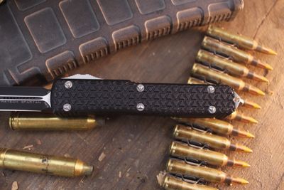 Microtech Ultratech Spartan 3.4" OTF Auto / Tri-Grip Black Aluminum / Black Elmax ( Pre Owned )