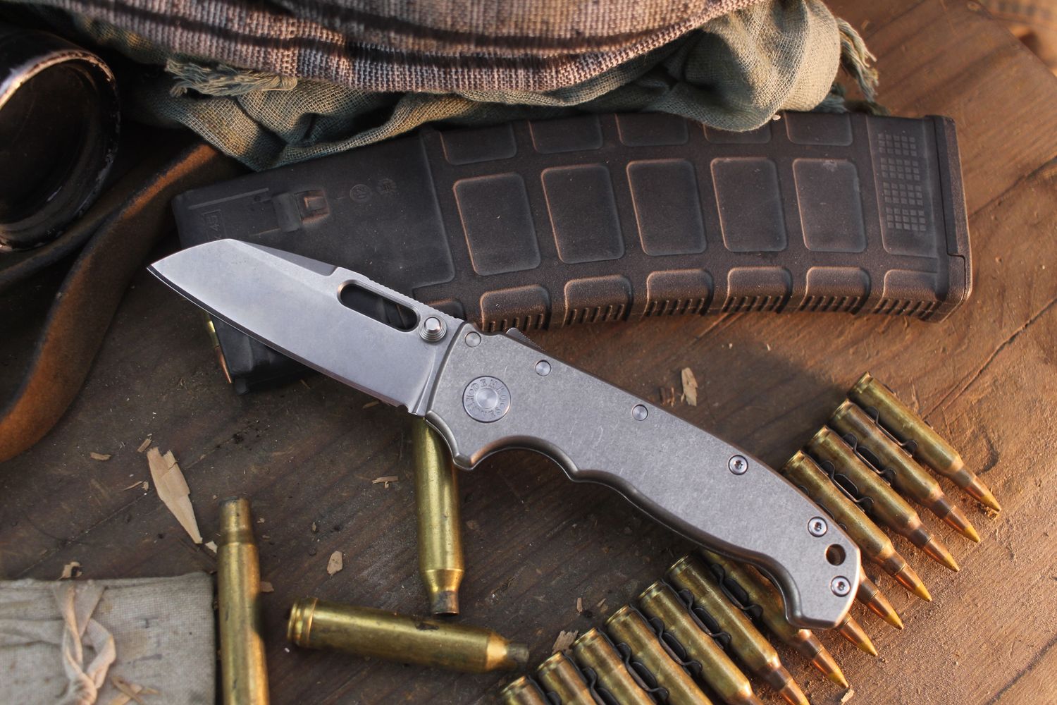Demko MAD20S Sharkfoot  3.7" Shark Lock Folder / Smooth Titanium / Stonewashed CruWear ( Pre Owned )