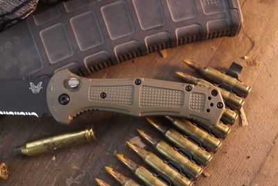 Benchmade Claymore 3.6" Button Lock Auto Folder / Ranger Green Grivory / Cobalt Cerakote Serrated 154CM
