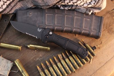 Benchmade Claymore 3.6" Button Lock Auto Folder / Black Grivory / Cobalt Cerakote Serrated 154CM