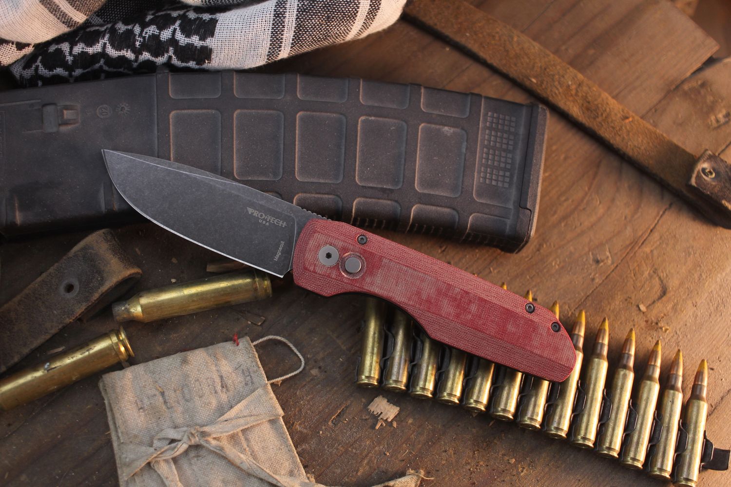 Pro-Tech Vero Synapse Auto 3.5" Button Lock Auto Folder / Red Linen Micarta &amp; Black Aluminum / Acidwashed Magnacut ( Pre Owned