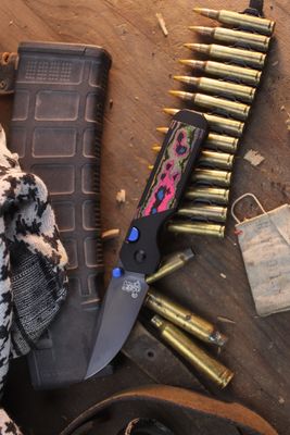 Kizer BRO Exclusive Militaw 3.1" Button Liner Lock / 80's Camo Carbon / Black M390 ( Pre Owned )