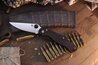 Spyderco Military 2 4" Compression Lock Folder / Black G-10 / Satin S30V ( Pre Owned )