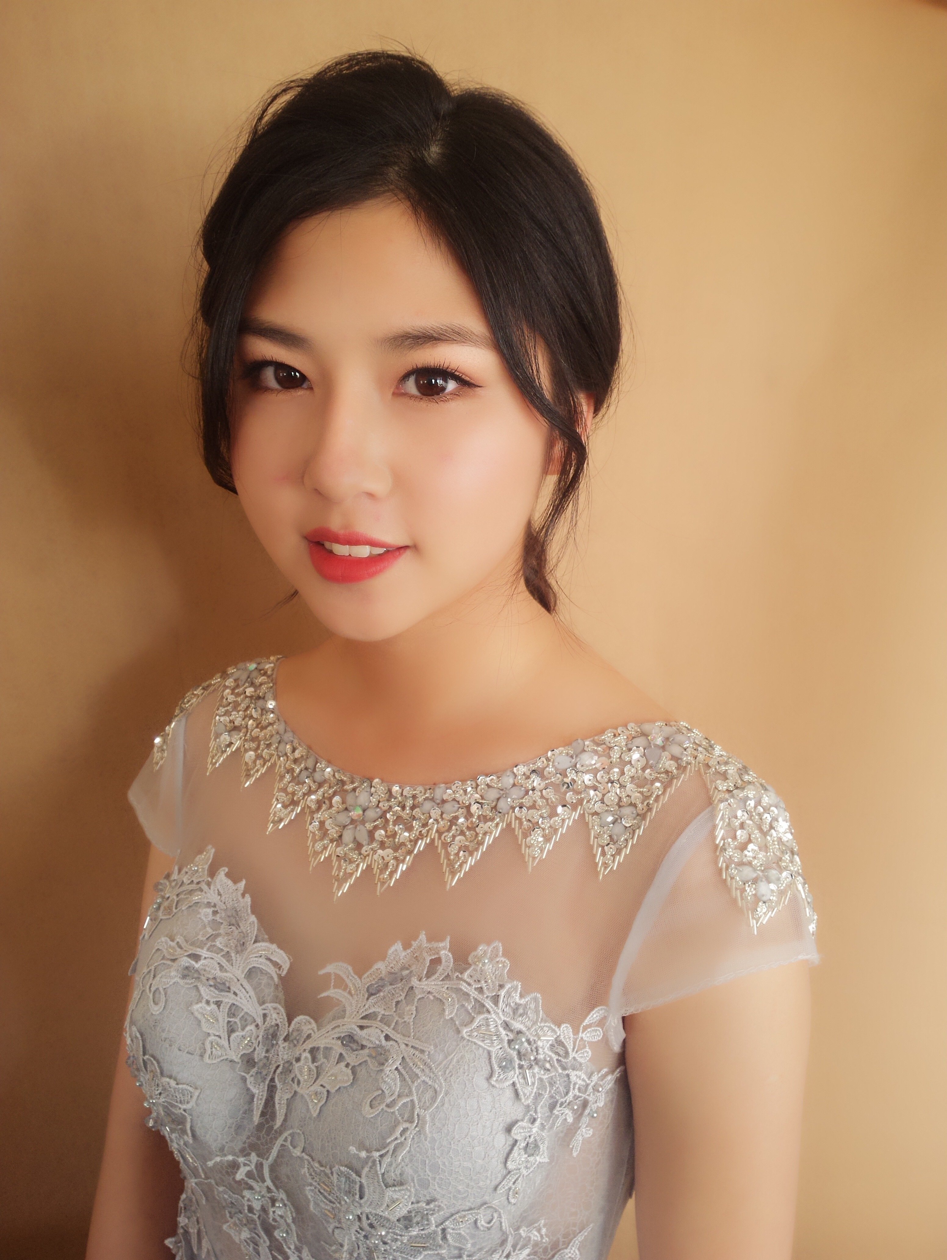 第一节 护肤要点 底妆顺序，不同肤质的隔离选择v 如何画出自然眉型 挑选口红原则与画法 00006