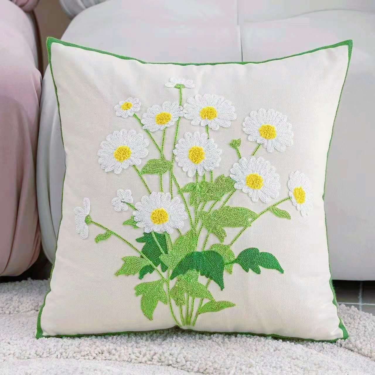 FUNDAS BORDADAS 45 X 45 CM