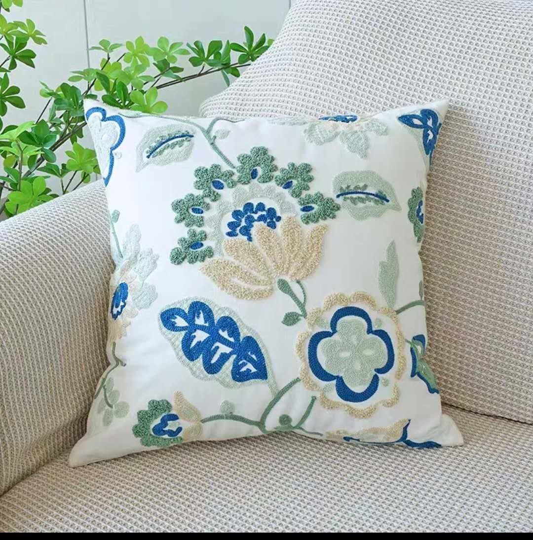 FUNDAS BORDADAS 45 X 45 CM
