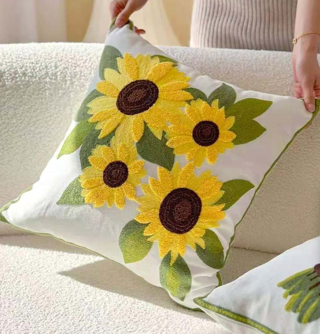FUNDAS BORDADAS 45 X 45 CM