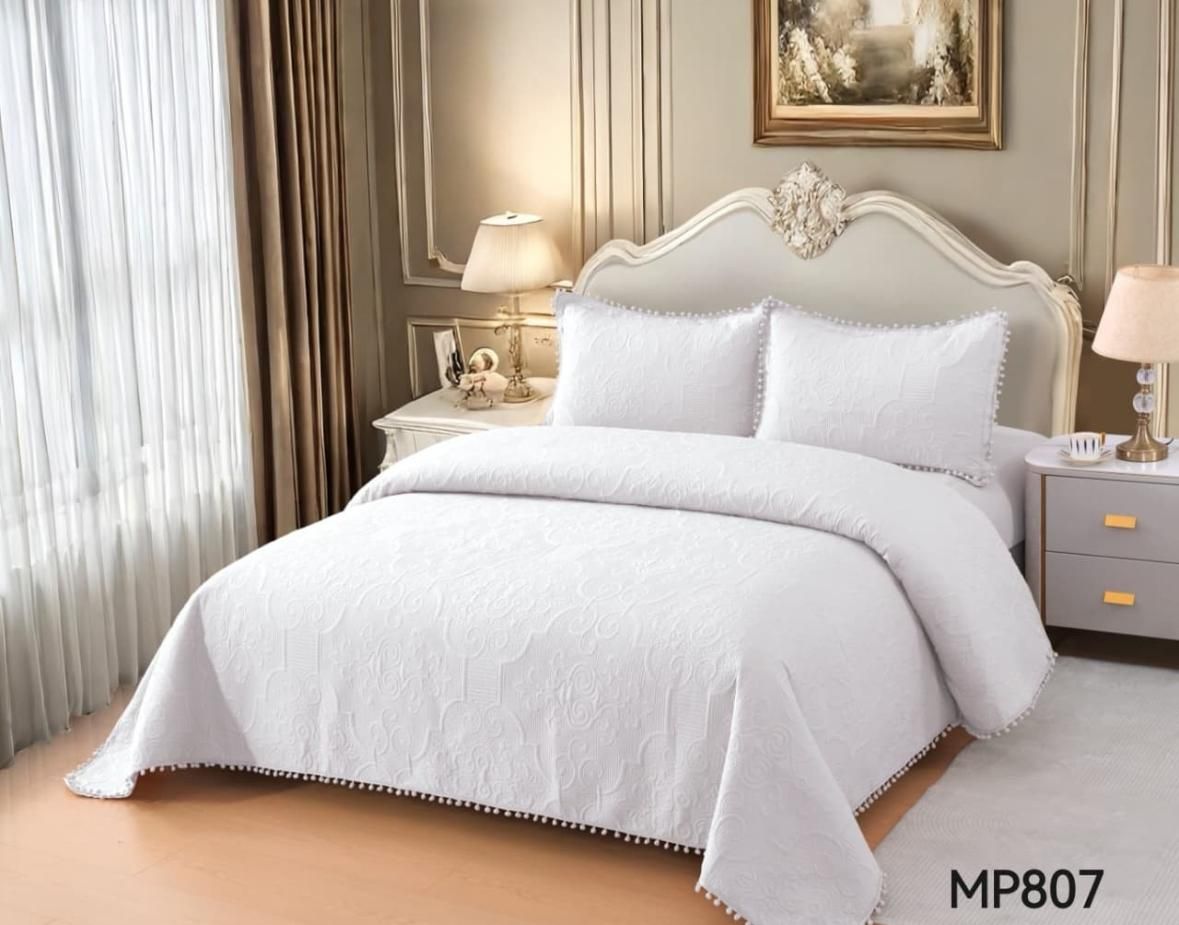 CUBRE CAMAS DE VERANO KING ESTILO POMPOM BLANCO