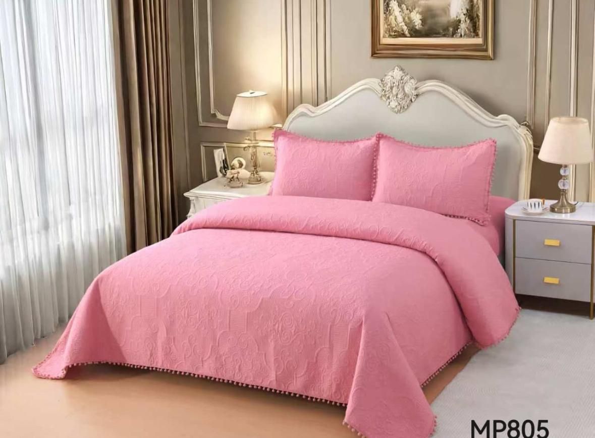CUBRE CAMAS DE VERANO 1.5 PLAZAS ESTILO POMPOM ROSA