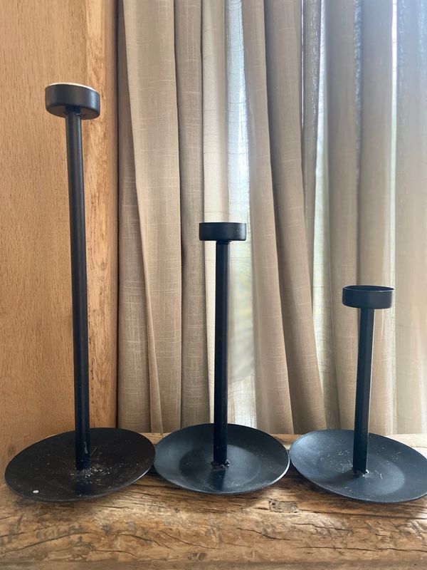 Set zwart metalen waxinehouders