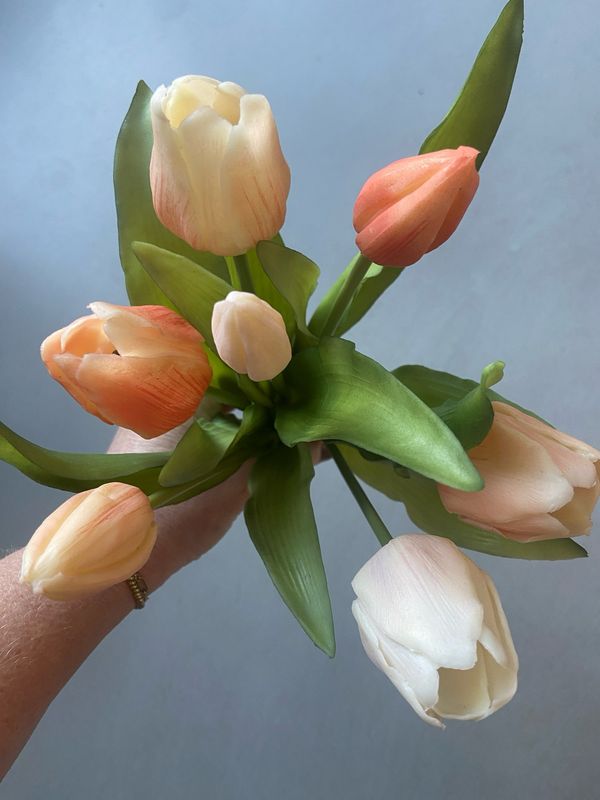 Tulpenboeket zalm/creme 31 cm