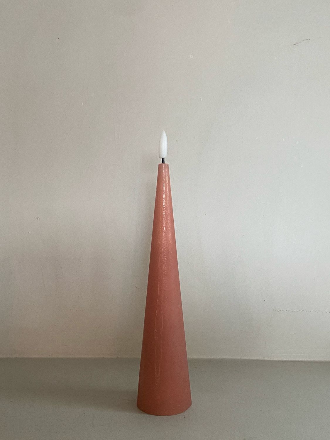 Kegelkaars led roze 25 cm