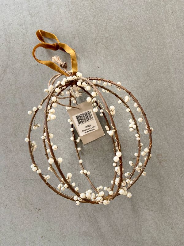 Ornament white daisy white beads