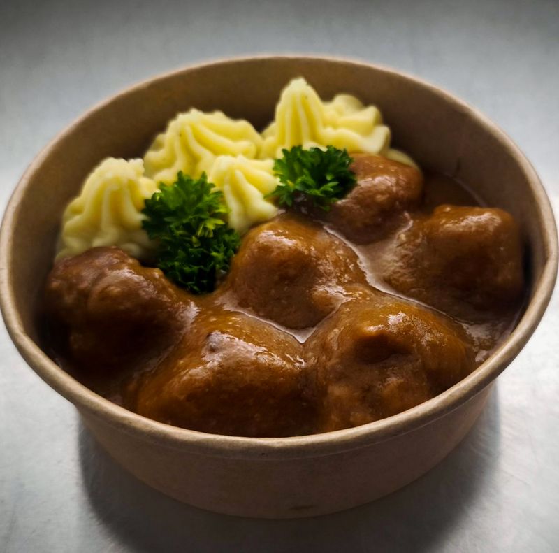 ALBÓNDIGAS en Salsa Española y parmentier de patata