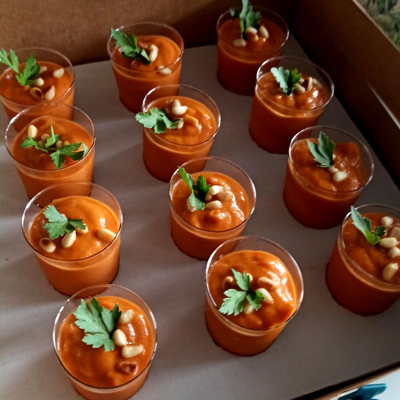 Caja de 12 vasitos: CREMA de PIMIENTO ROJO con Toque Hindú Caja de 12 vasitos: CREMA de PIMIENTO ROJO con Toque Hindú