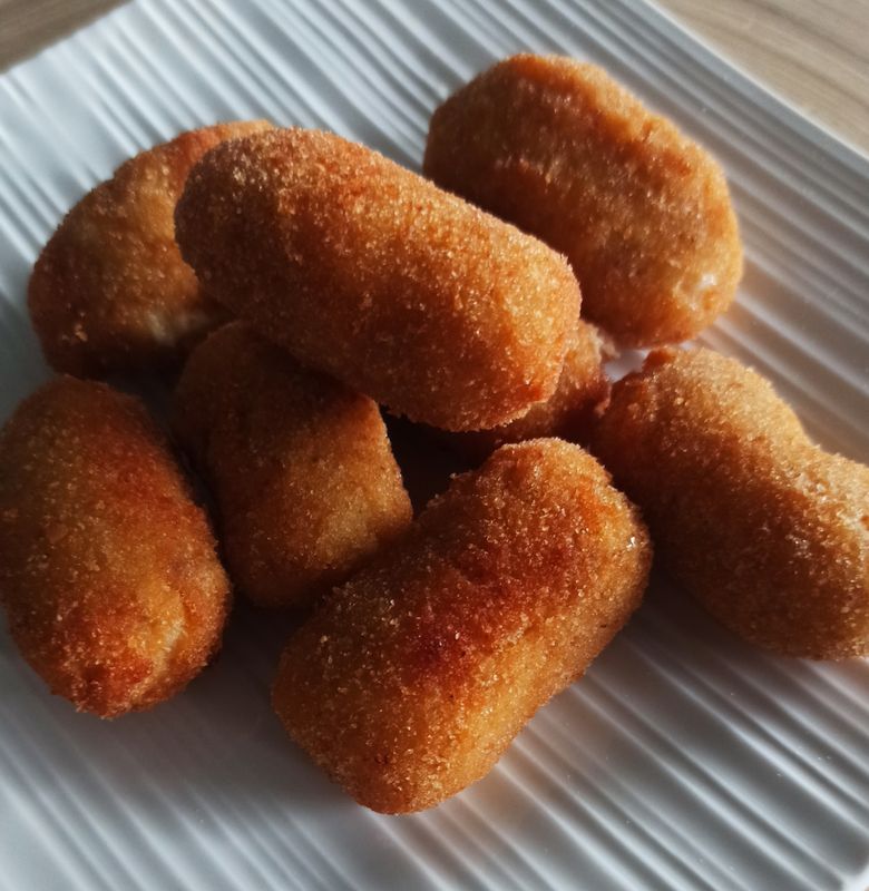 CROQUETAS cremosas de JAMÓN IBÉRICO (FRITAS) - 6 unidades CROQUETAS cremosas de JAMÓN IBÉRICO (FRITAS) - 6 unidades