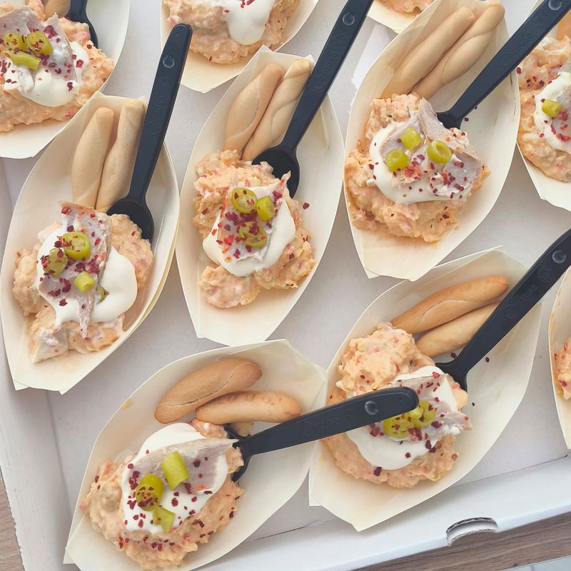 Ensaladilla de Pimientos del Piquillo, con Ventresca de Atún y Piparras en Barquita  / Unidad