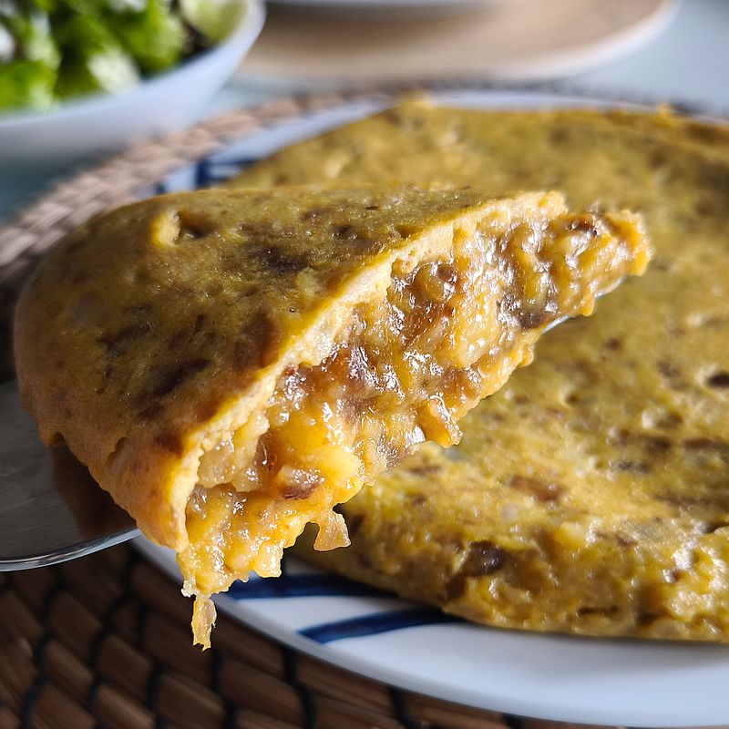 Tortilla de Patata con Cebolla frita y caramelizada Tortilla de Patata con Cebolla frita y caramelizada