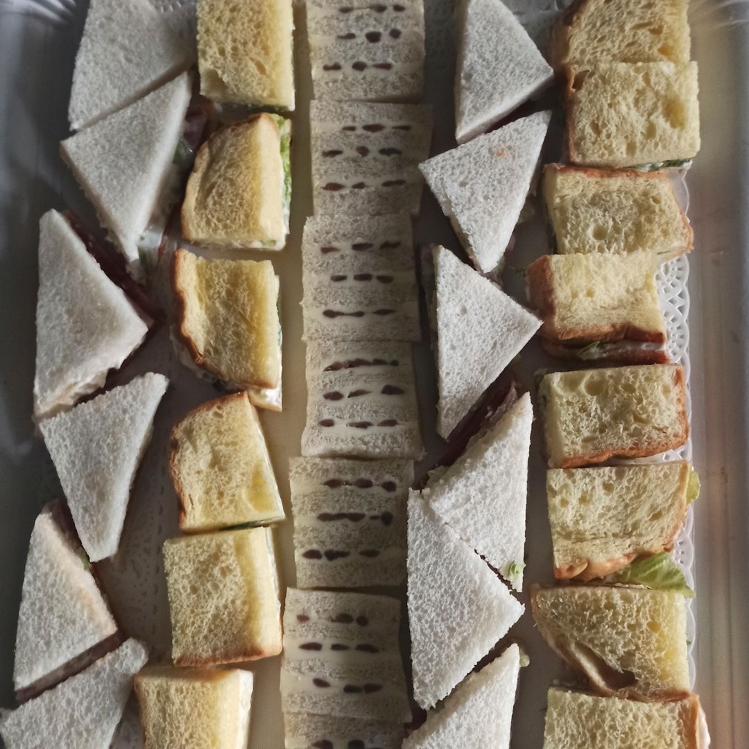 30 Mini Sandwiches Surtidos / Bandeja 30 Mini Sandwiches Surtidos / Bandeja