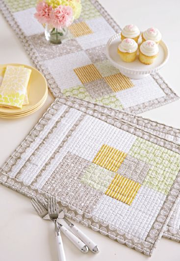 Square Scramble Table Runner and Placemats Kit