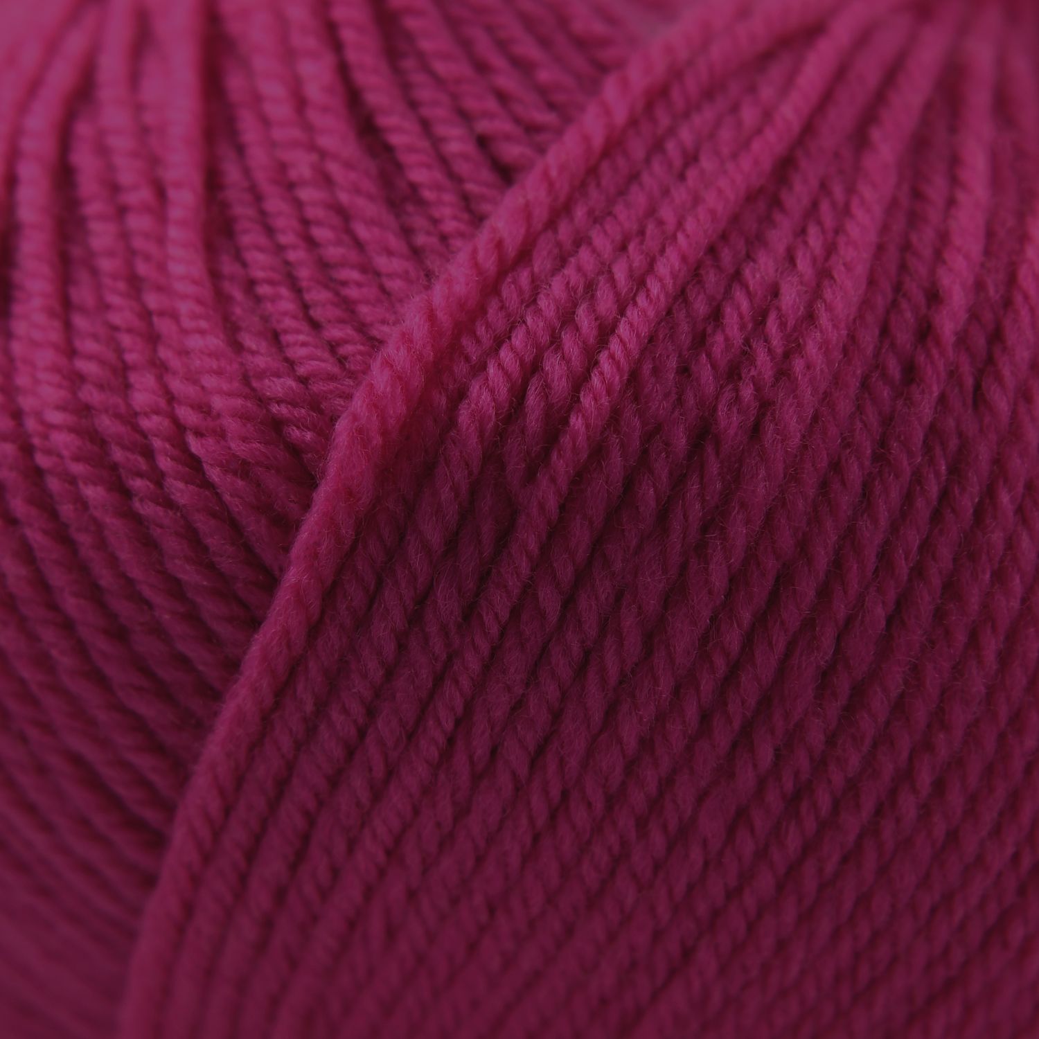 220 Superwash, Colour: Berry Pink