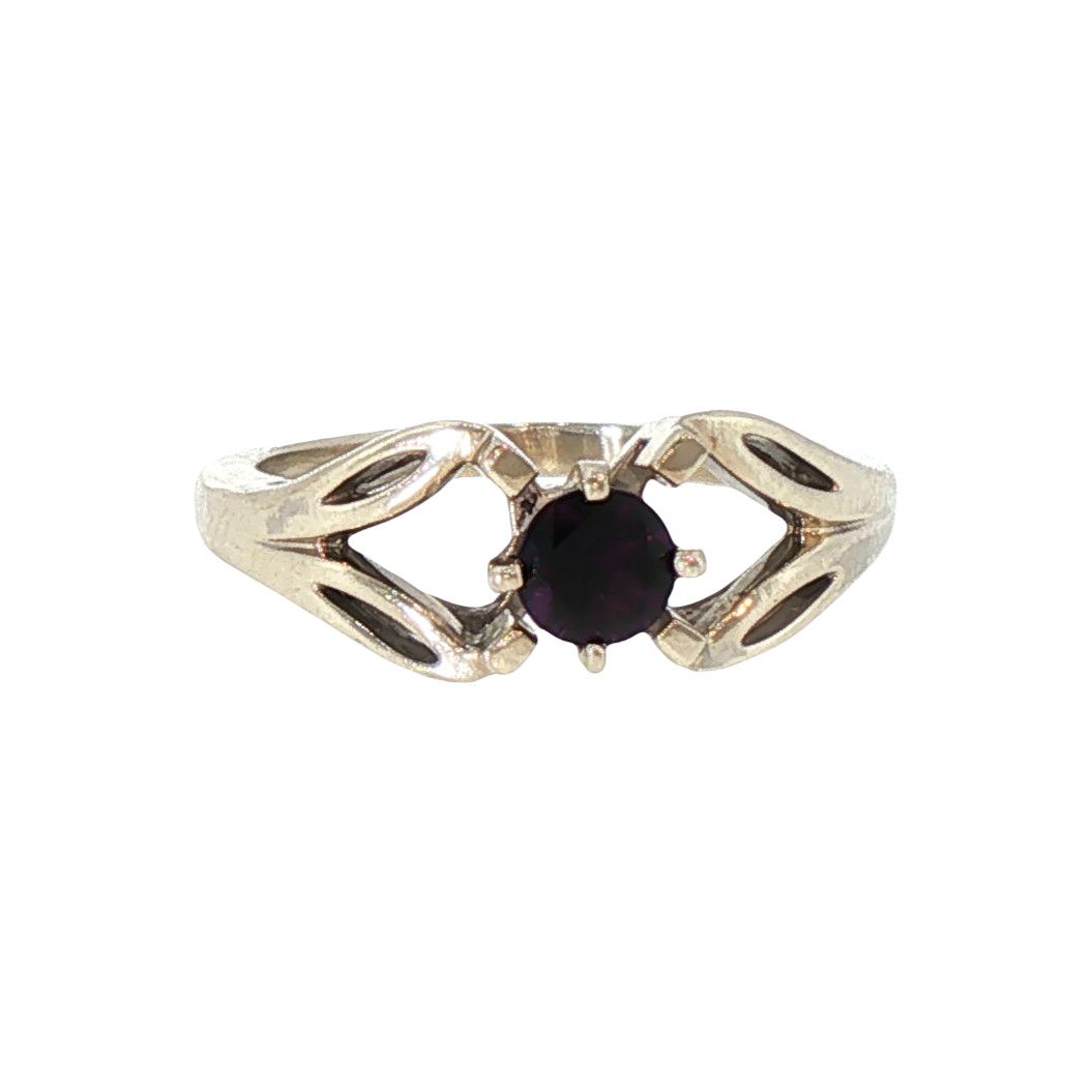 14KW Split Shank Amethyst Solitaire Ring