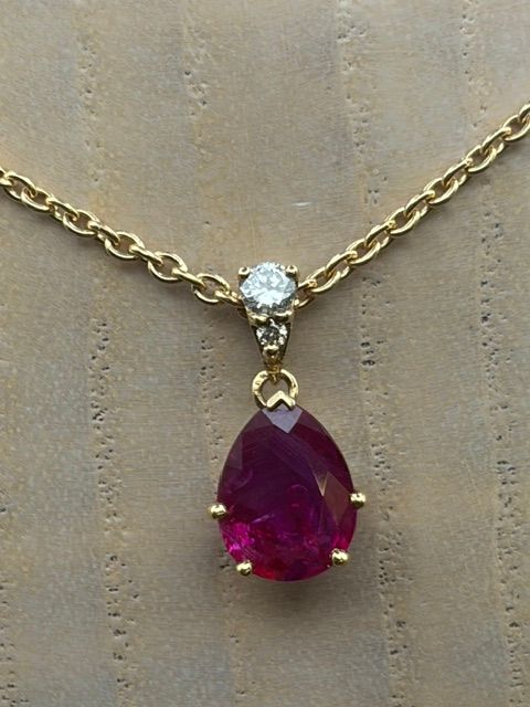 Pendentif rubis Birmanie non traité et non chauffé