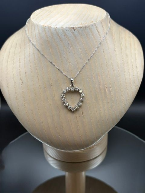 Pendentif coeur diamants