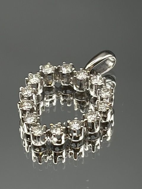 Pendentif coeur diamants