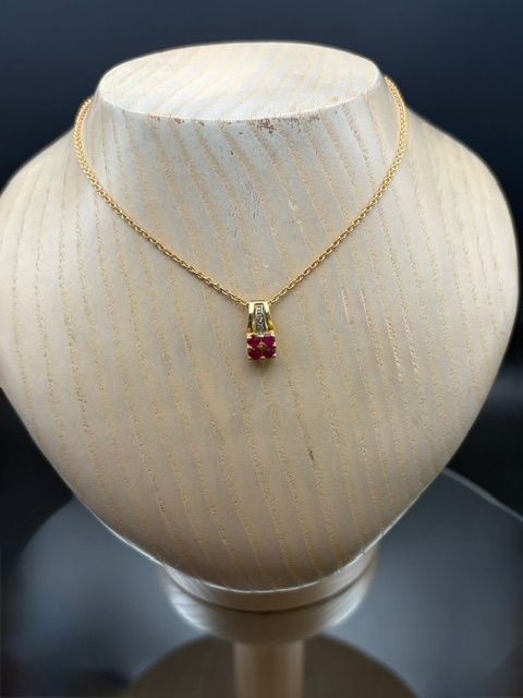 Pendentif rubis