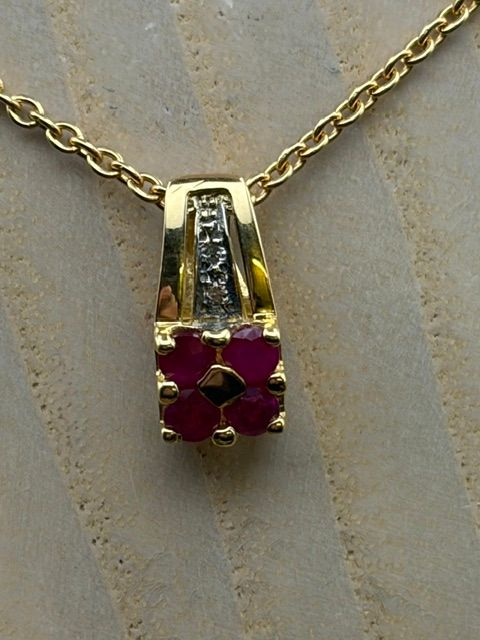 Pendentif rubis