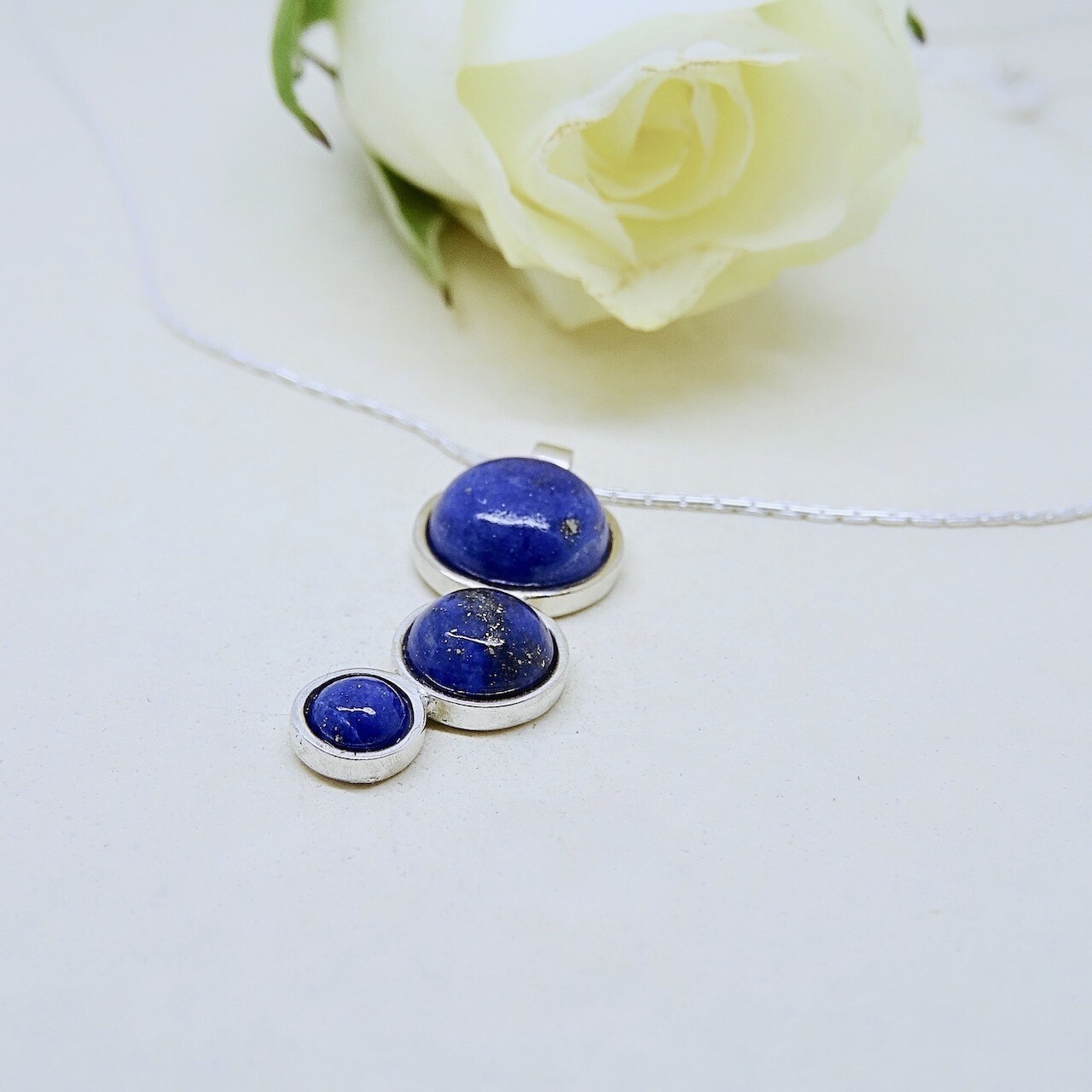 Shiny silver pendant - Lapis Lazuli stone
