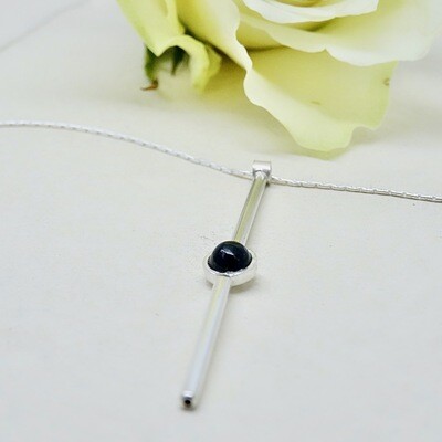 Shiny silver pendant - Black Onyx stone Shiny silver pendant - Black Onyx stone