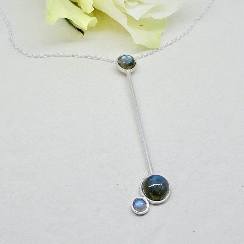 Shiny silver pendant - Labradorite stone Shiny silver pendant - Labradorite stone