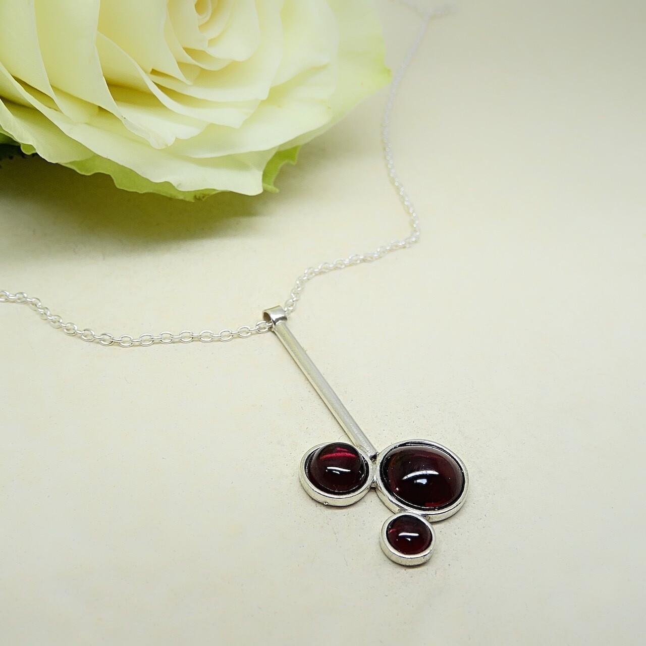 Silver pendant - Garnet stones