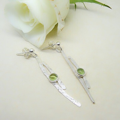 Silver earrings - Peridot stones Silver earrings - Peridot stones