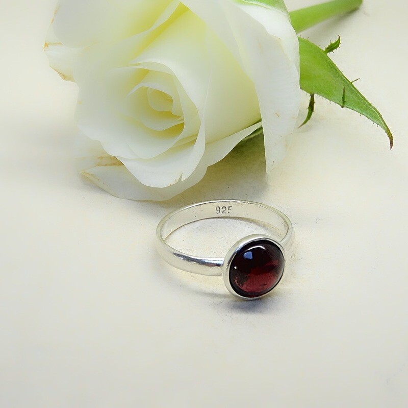 Silver stack of rings - Garnet stones