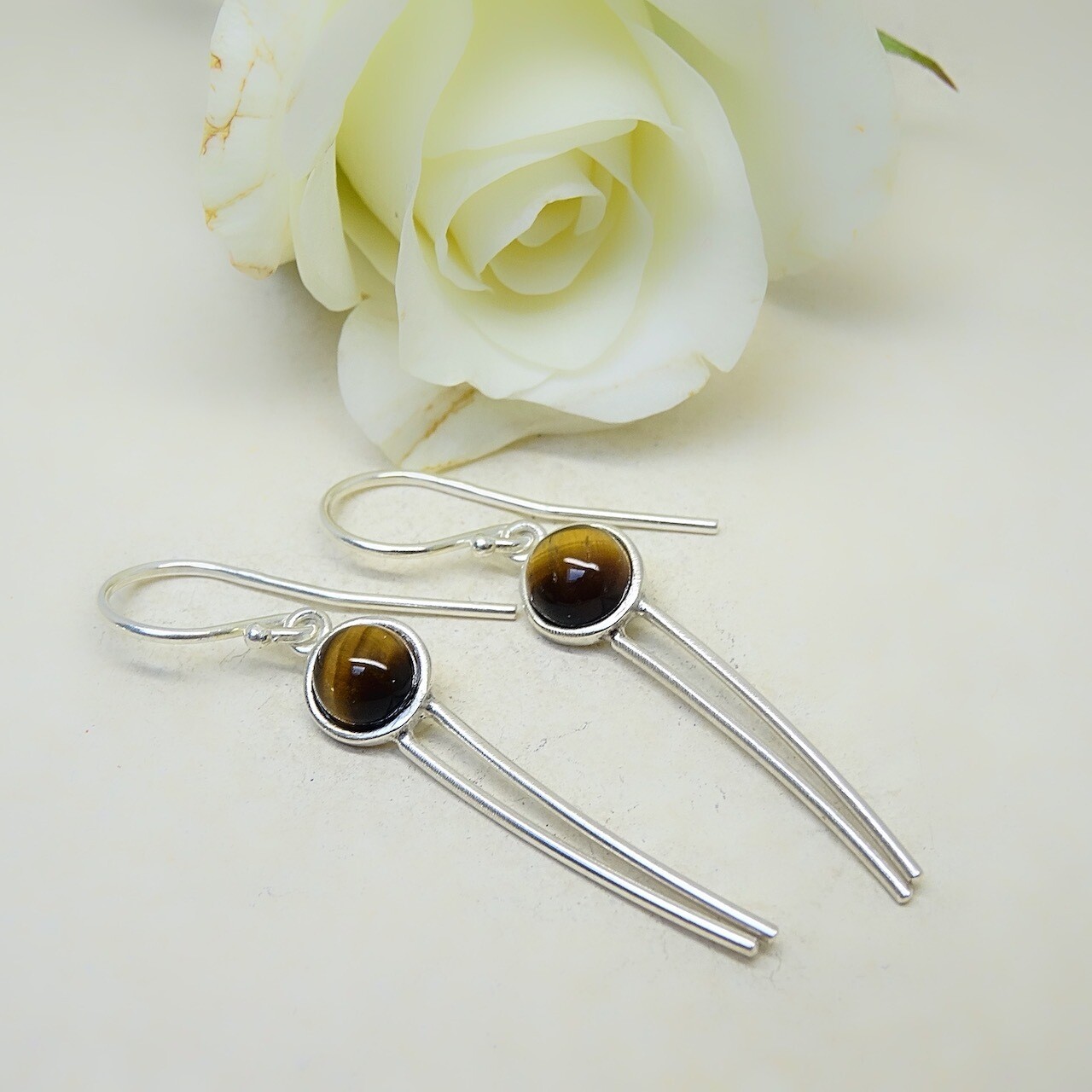 Silver earrings -Tige Eye stones