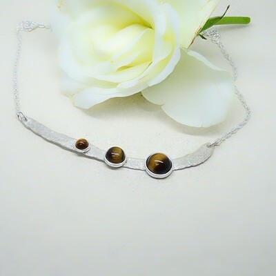 Shiny silver pendant - Tiger Eye stones Shiny silver pendant - Tiger Eye stones