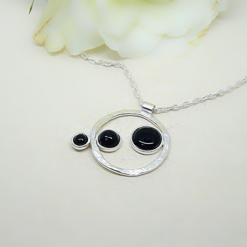 Shiny silver pendant - Black Onyx stones Shiny silver pendant - Black Onyx stones